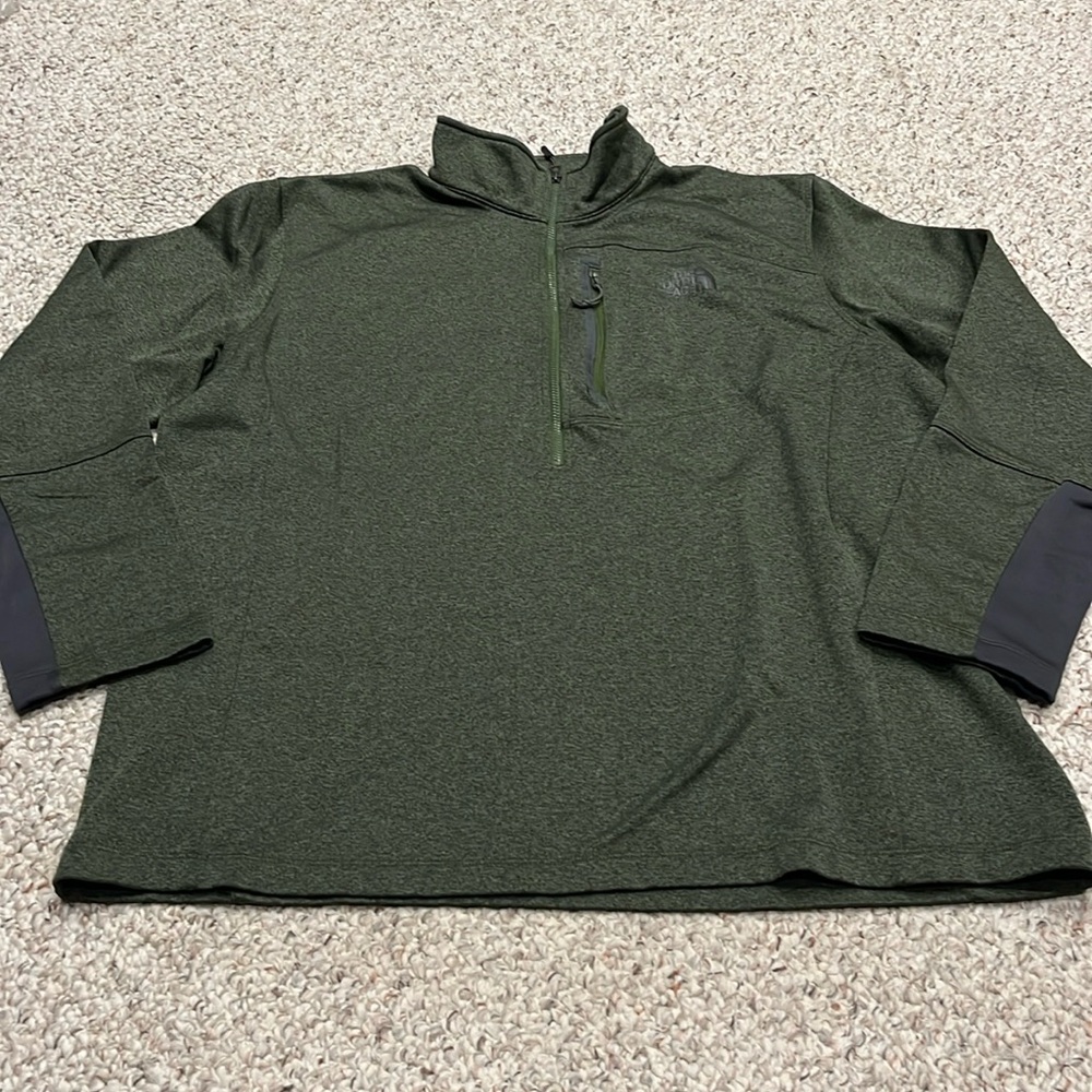 The North Face Men's Olive and Charcoal Pullover